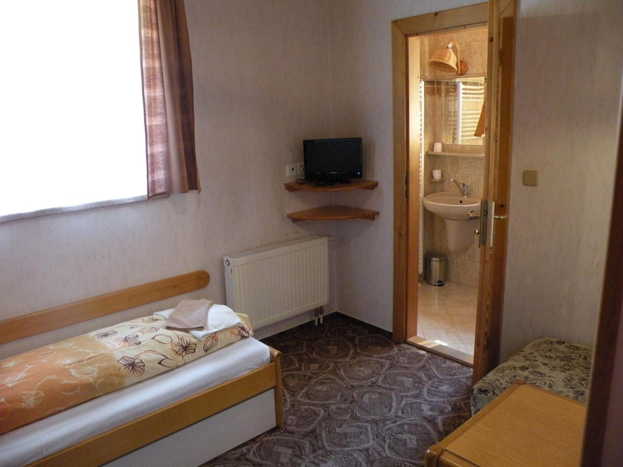 Hotel Lesni Dum Janske Lazne Room photo